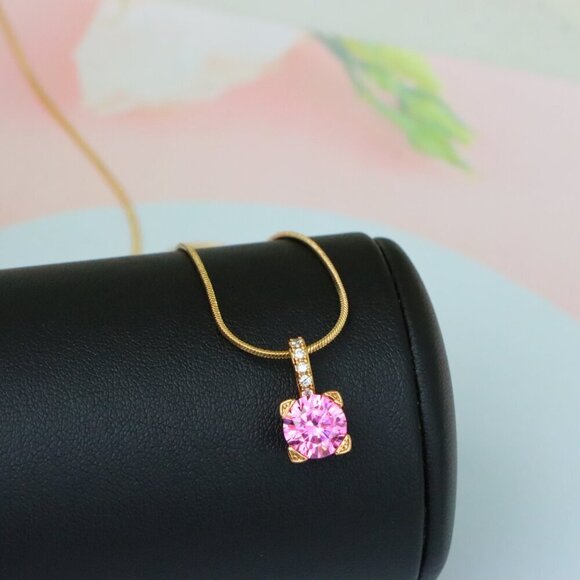 "Elegant Pink Round Pendant with Gold Plated Sparkling Bail Detail, XPPT1720 - Picture 5 of 13